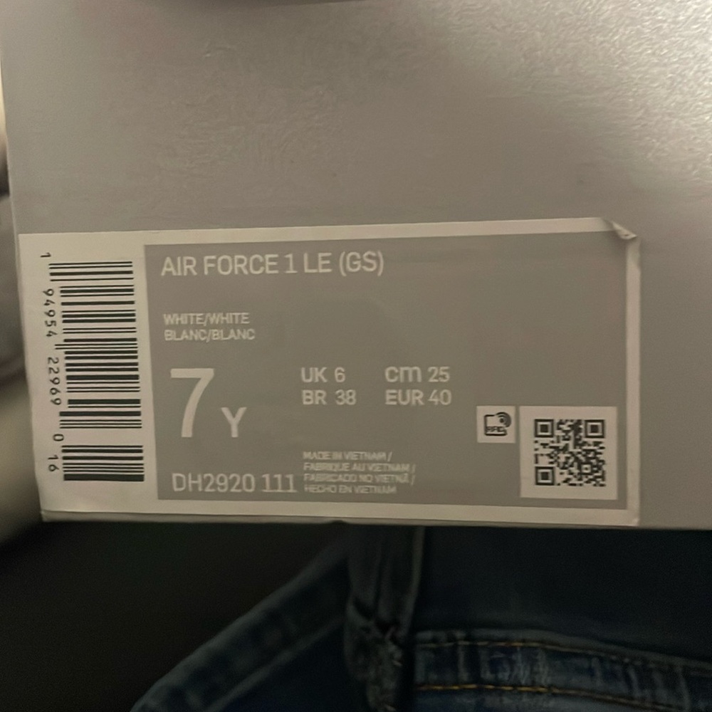 Like new my daughter barely used them